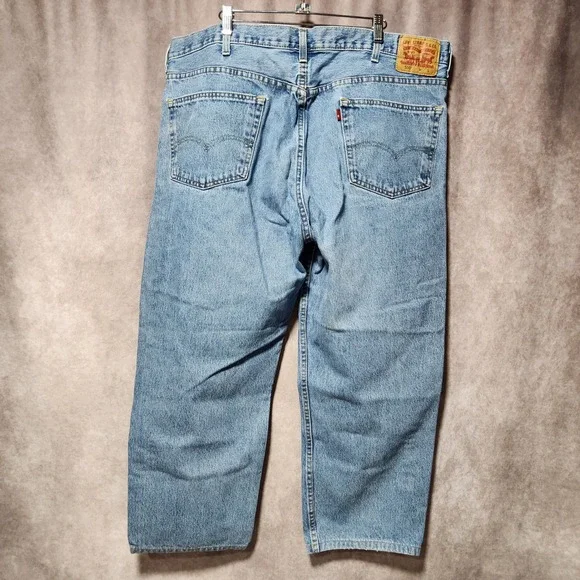 Levis 550 Relaxed Fit Tapered Leg Light Wash Blue Denim Jeans Mens 44x27 - Picture 3 of 8